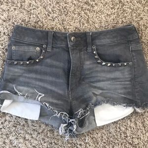 American Eagle Hi-Rise Festival Short. Size 6.